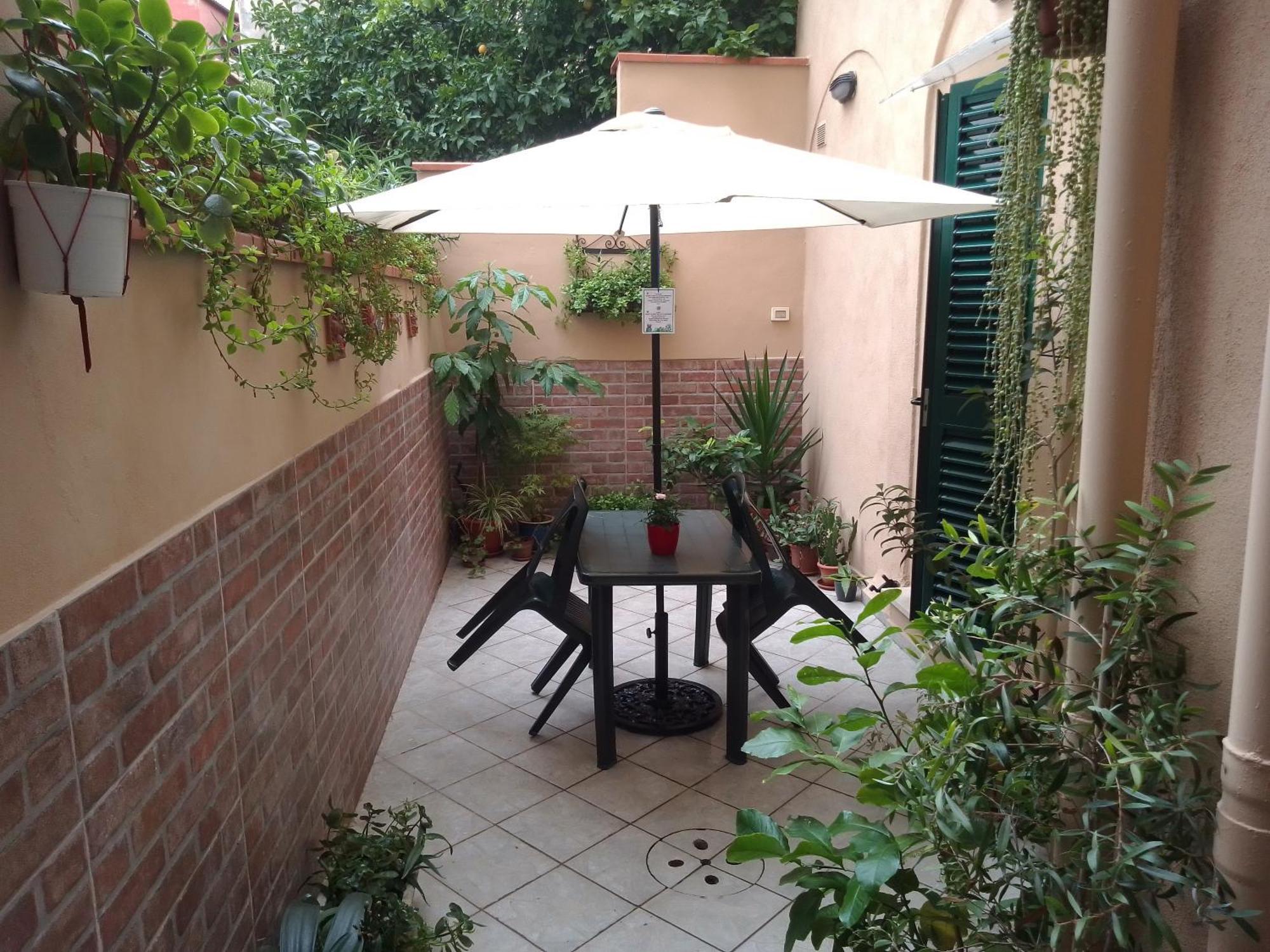Il Piccolo Eden - Private Garden Apartment ลีวอร์โน ภายนอก รูปภาพ