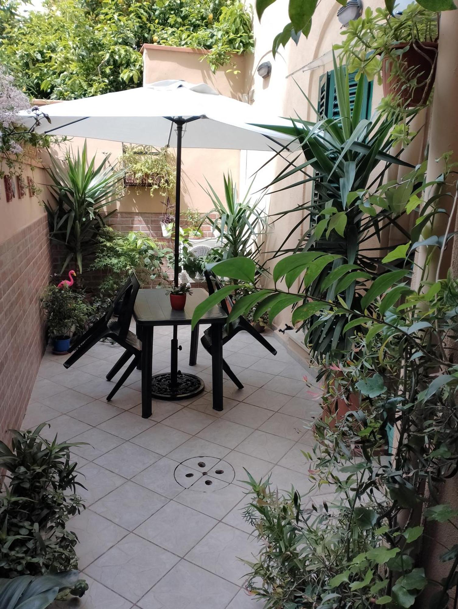 Il Piccolo Eden - Private Garden Apartment ลีวอร์โน ภายนอก รูปภาพ