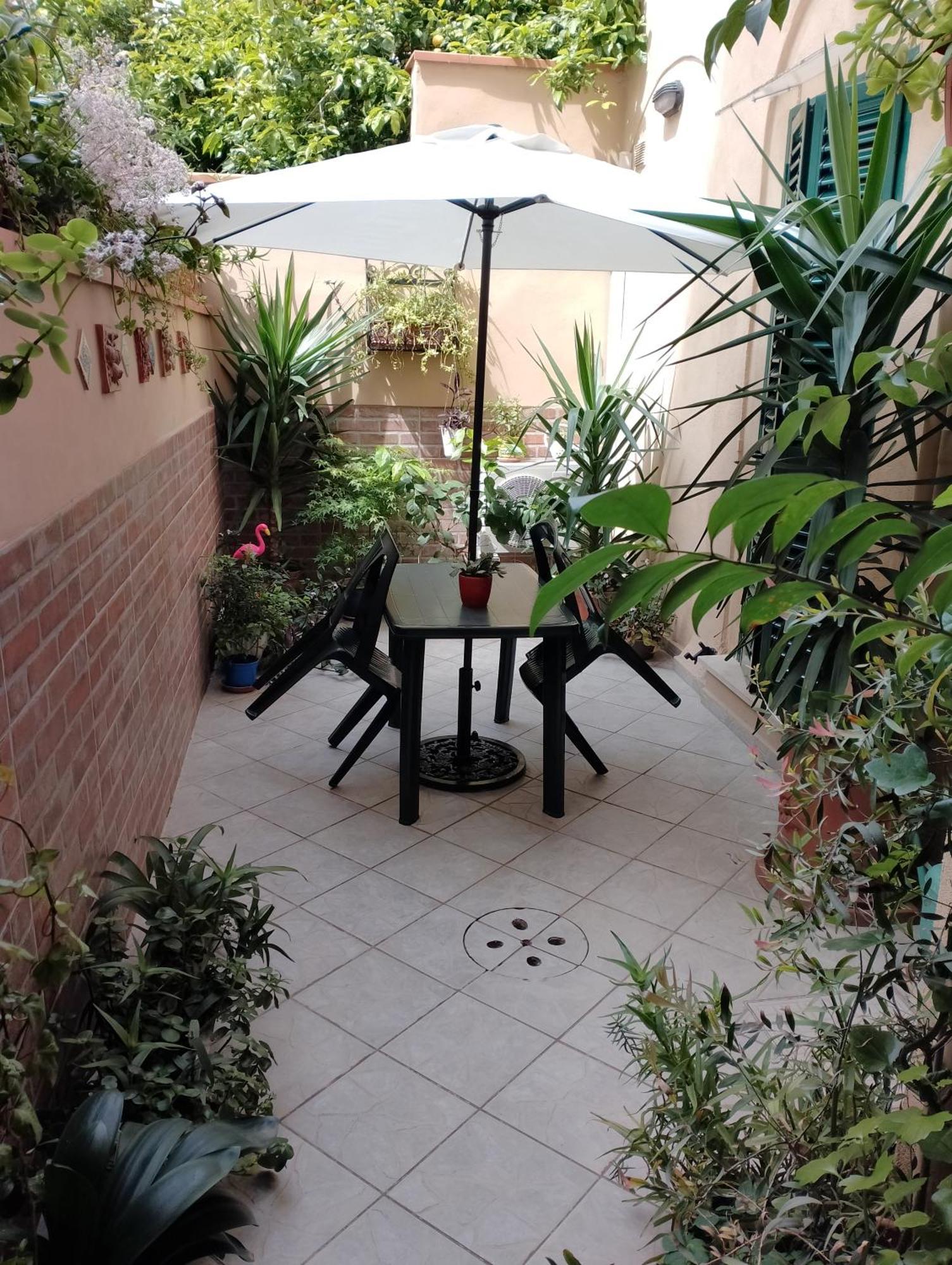 Il Piccolo Eden - Private Garden Apartment ลีวอร์โน ภายนอก รูปภาพ
