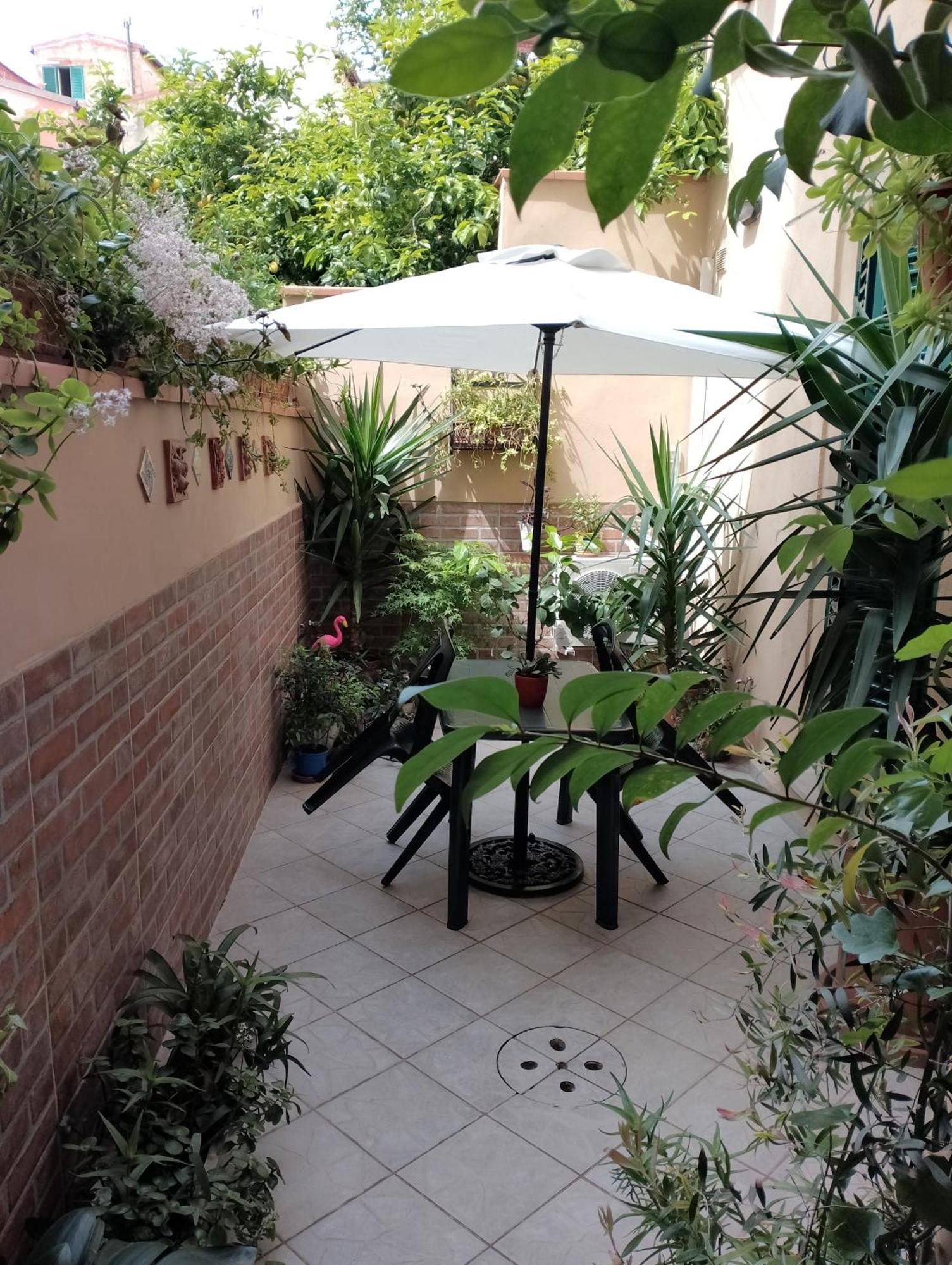 Il Piccolo Eden - Private Garden Apartment ลีวอร์โน ภายนอก รูปภาพ