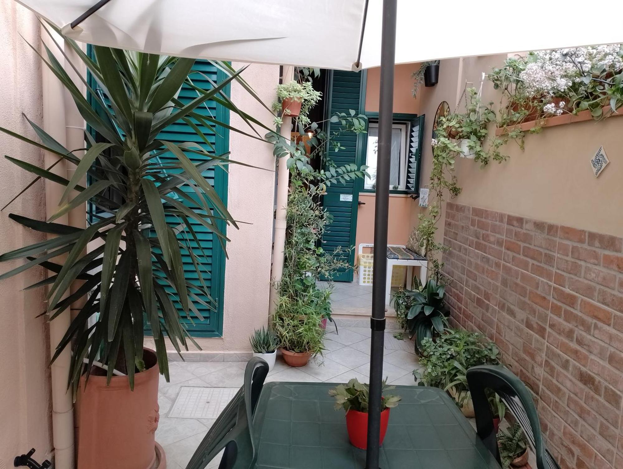Il Piccolo Eden - Private Garden Apartment ลีวอร์โน ภายนอก รูปภาพ